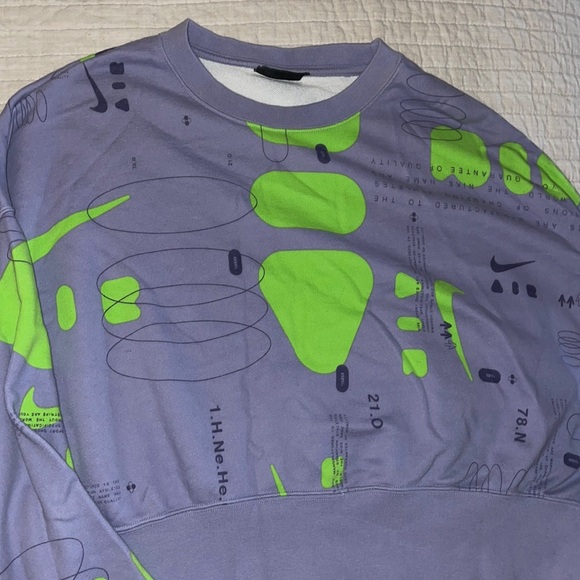 Geometric Nike Sweatshirt - Picture 1 of 3